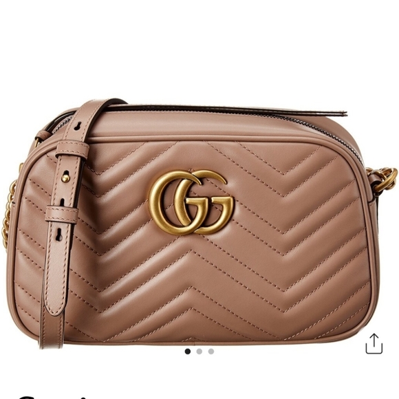 Gucci Handbags - 🎉HP🎉Gucci Small Marmont Crossbody Bag